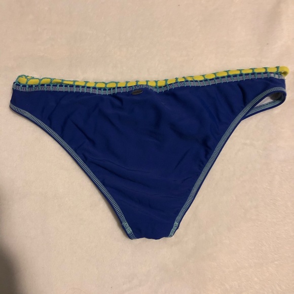 O’Neill bathing suit bottoms - Picture 2 of 6